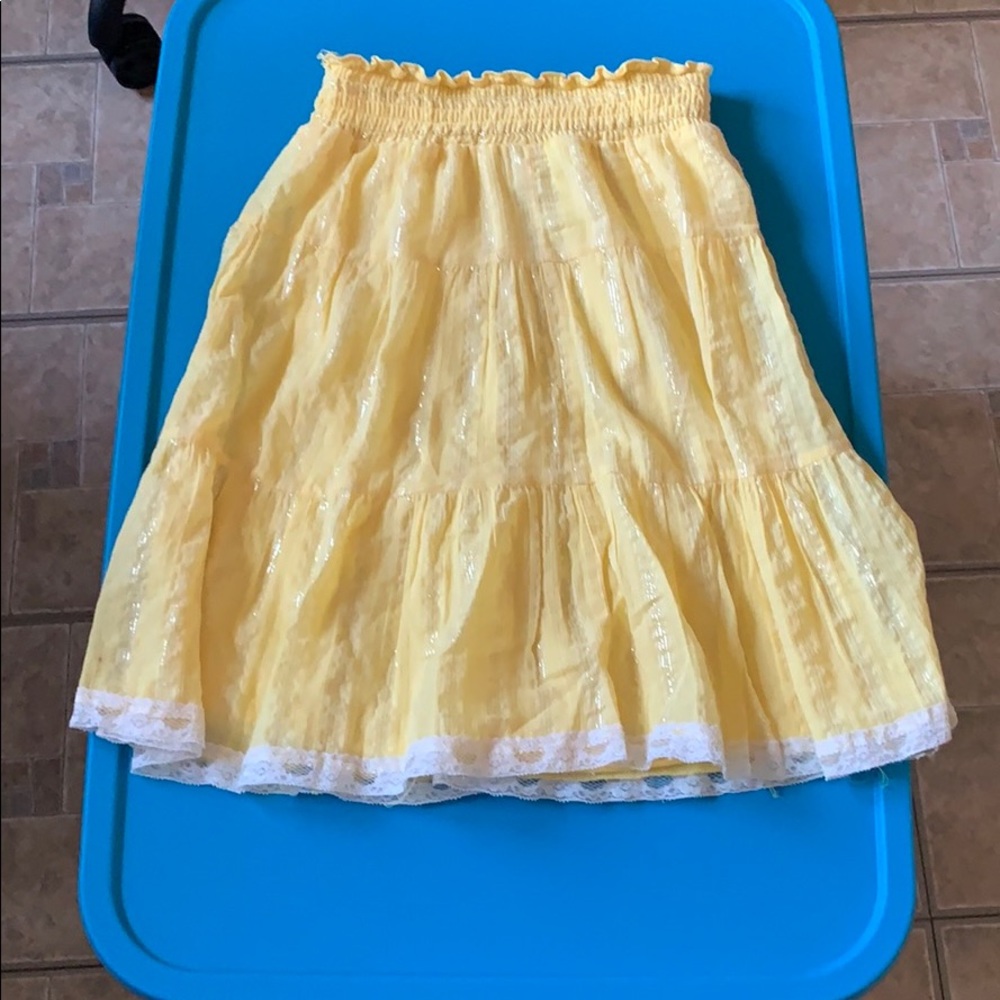 A yellow skirt
